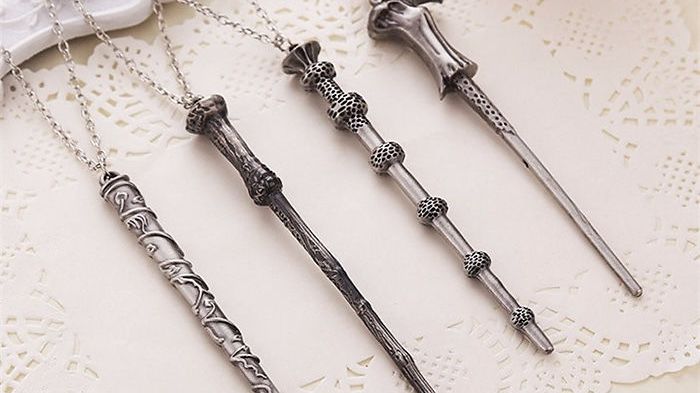 Fanii Harry Potter, în delir!Bijuteriile care i-ar înnebuni și pe cei care nu s-au visat la Hogwarts