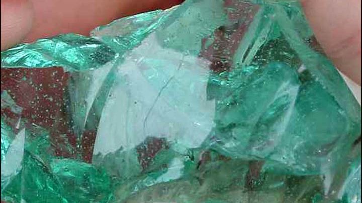 A găsit piatra frumoasă și a pus-o în acvariu. După 30 de ani, o veste șoc: ce era de fapt obiectul