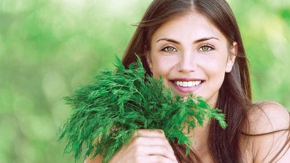 Dacă mănânci mărar îţi cresc sânii? Toate femeile vor să ştie adevărul!