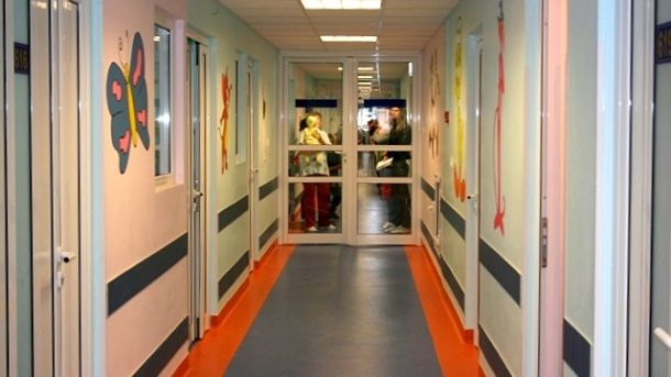 Copiii bolnavi de cancer nu au acces la tratamente şi programe de recuperare