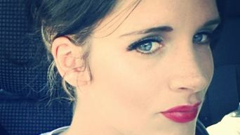 ”Cum să-i faci așa ceva fiului tău?!” Cum l-a pedepsit în public o femeie pe copilul său