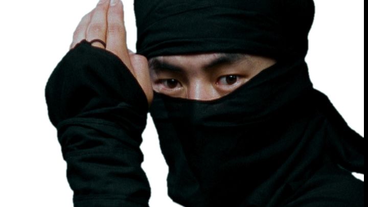 O prefectură angajează ninja. Ce condiţii trebuie să îndeplinească şi care este salariul oferit