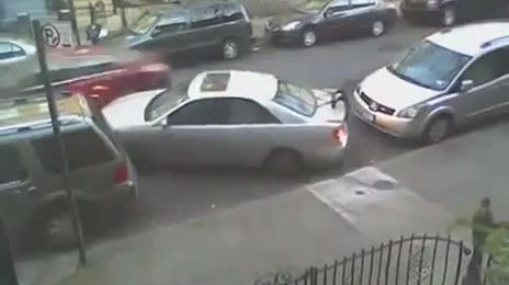 Cea mai proastă parcare laterală. Finalul e dezastru 