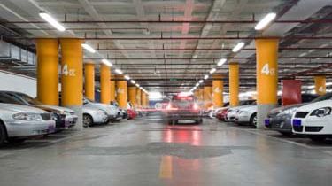 Cazul care îi va înfricoşa pe toţi părinţii: maşină cu 6 copii, furată din parcare. Ce s-a întâmplat