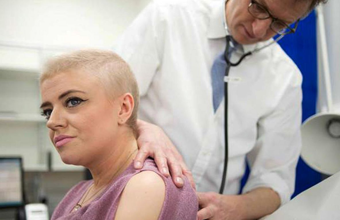 Primul pacient pe care este testat vaccinul anticancer: o femeie de 35 de ani