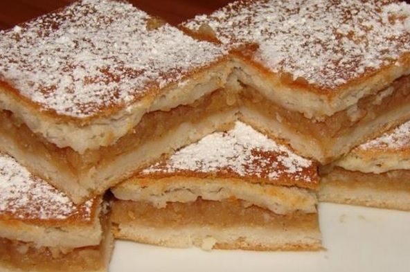 Aşa faci cea mai bună PLĂCINTĂ CU MERE. Ingredientul secret care-i dă tot gustul!