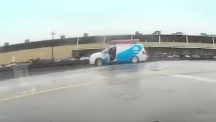 Ţi se face pielea de găină: ce se întâmplă la câteva secunde după ce şoferul coboară din maşină