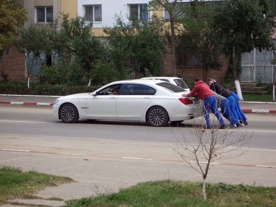 Galerie Foto. Cele mai amuzante fotografii din Teleorman. Asta este România! O să mori de râs