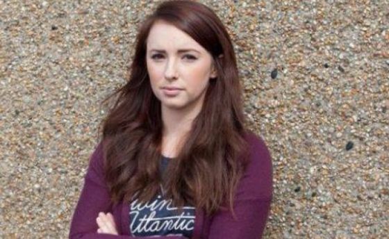 S-a cazat la hotel și a făcut o descoperire bolnavă. Se ascundea în gura de aerisire din camera ei