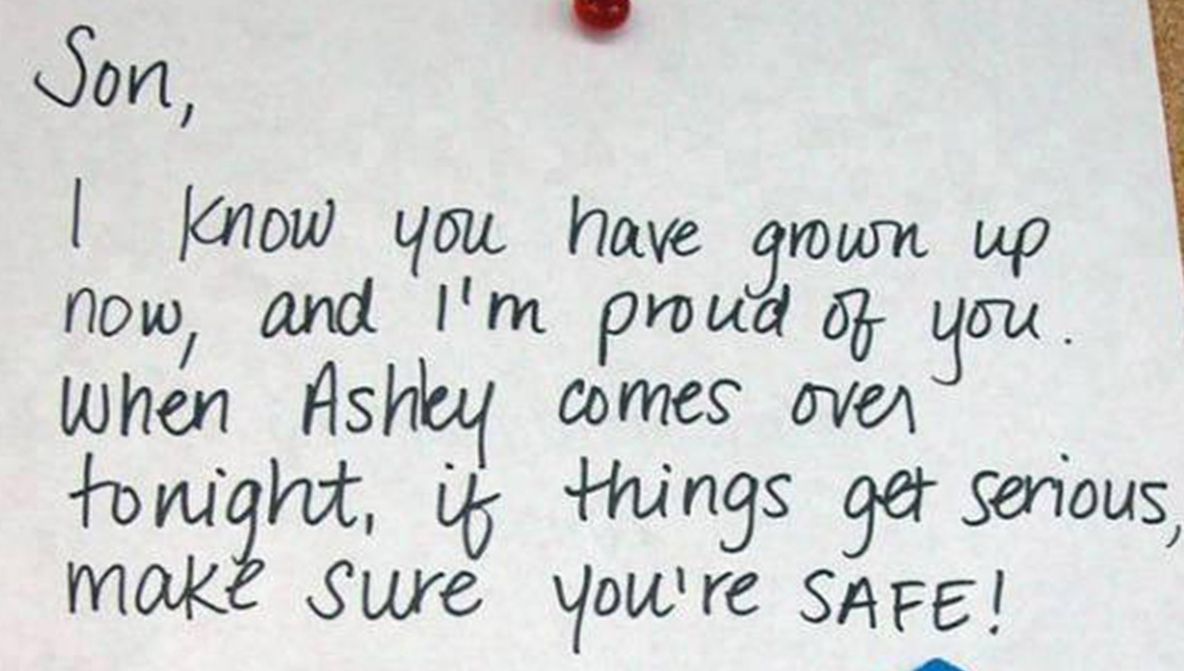 I-a lăsat fiului ei un bilet şi un prezervativ. I-a scăpat însă un "detaliu" care a făcut-o de râs