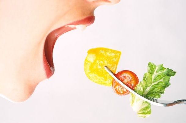 Dieta în 5. Cum să slăbeşti 5 kg cu 5 mese pe zi şi 5 ingrediente 