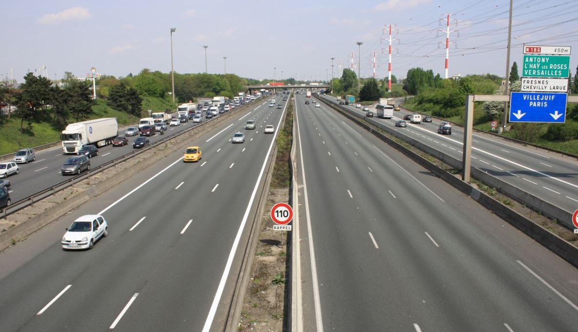 Șofer român de TIR, condamnat la închisoare în Franța. A fentat taxa de autostradă ani la rând