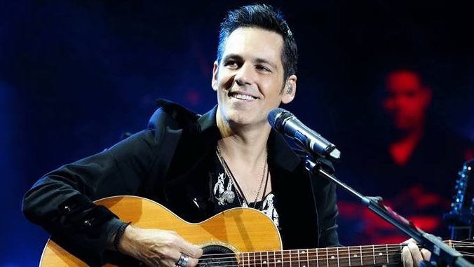 Cum arată fiul lui Ştefan Bănică Jr, Radu. Primul copil al cântăreţului are 14 ani