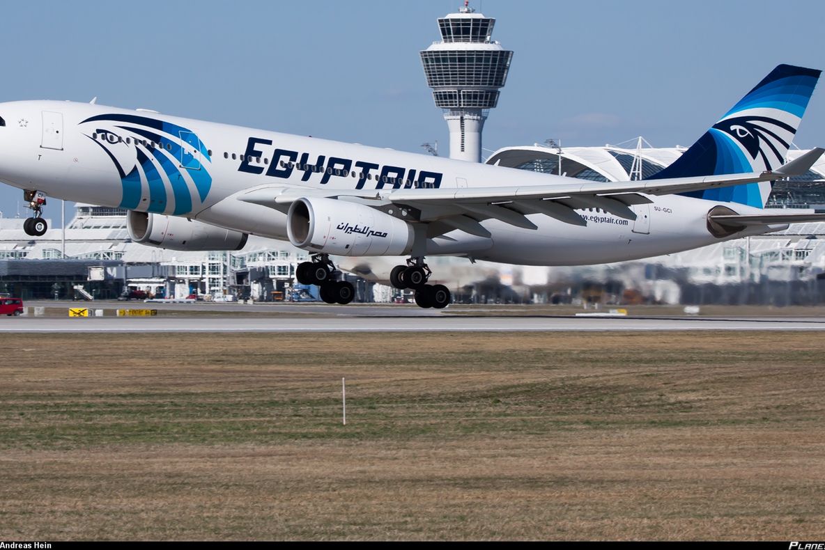 Avion de pasageri, deturnat spre Cipru. Atacatorul a fost arestat pe aeroportul Larnaca