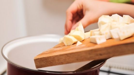 Cum să slăbeşti cu supa din păstârnac, praz şi ceapă