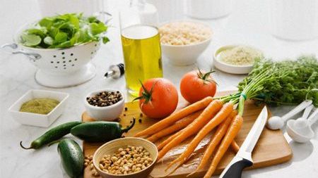 Alimentele care îți prelungesc tinerețea! Ce nu trebuie să îți lipsească din alimentația zilnică 