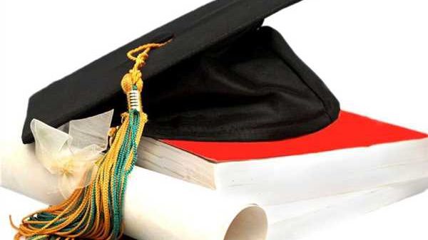 Vârsta incredibilă la care o franțuzoaică a obținut titlul de doctor, după trei decenii de cercetare