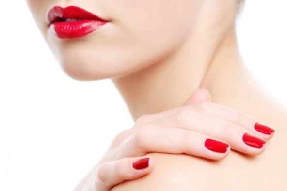 Cum repari o unghie ruptă. Trucul care te salvează în orice situaţie