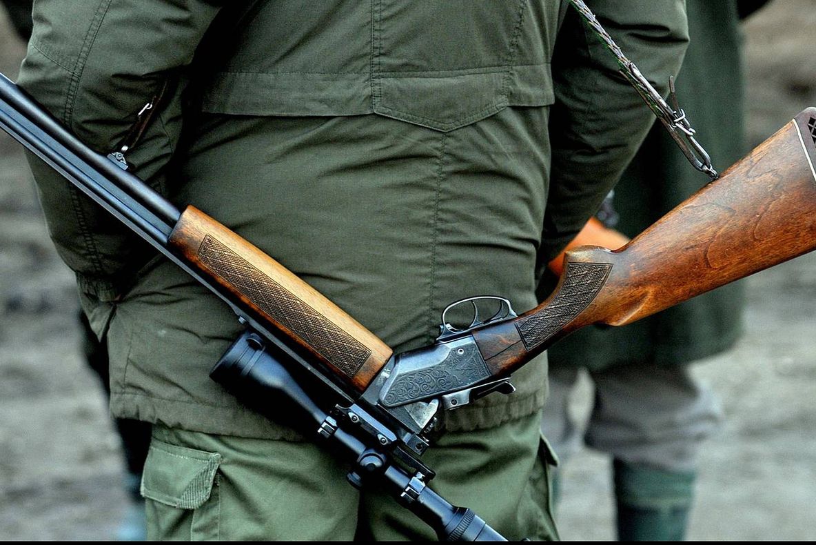 Aproape de TRAGEDIE: Un bărbat, rănit în timpul unei partide de vânătoare