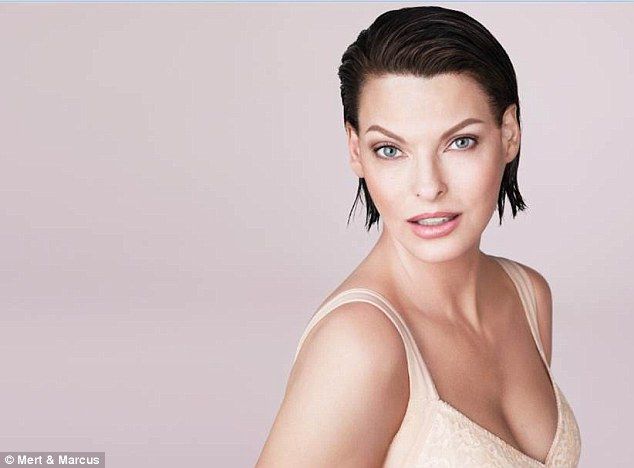 Linda Evangelista, de nerecunoscut la 50 de ani. Cum arată supermodelul anilor '90