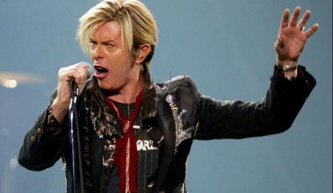 De ce mor atât de multe celebrităţi în 2016? Scenarii şi conspiraţii