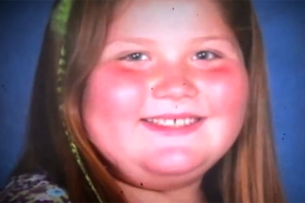 Săraca fetiţă! Avea 100kg şi toţi colegii râdeau de ea. Rapid, a slăbit enorm şi arată ca o prinţesă