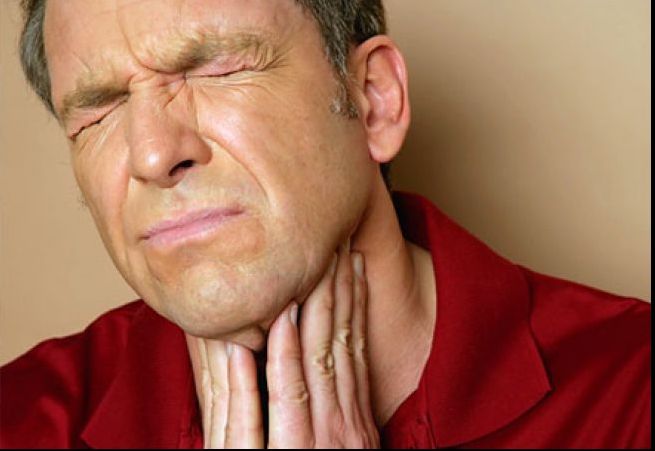 Credea că are viroză și s-a dus la spital. Medicii au înlemnit!Ce au descoperit în gâtul pacientului