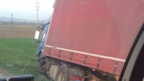 Accident mortal pe DN1: coliziune între un autoturism şi un TIR. Un tânăr a decedat