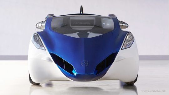 Maşina zburătoare Aeromobil 3.0 va fi lansată pe piaţă!