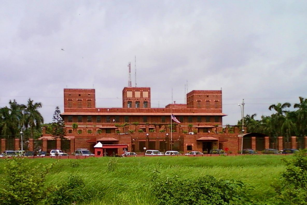 Un angajat al ambasadei SUA în Bangladesh, înjunghiat mortal la Dhaka