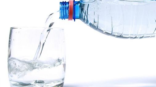 Este sănătos să bei apă înainte de masă? Răspunsul oferit de oamenii de știință te va uimi