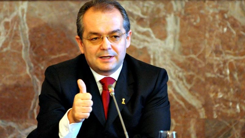 Emil Boc și foști miniștri din cabinetul său, vizați de DNA într-un dosar de corupție