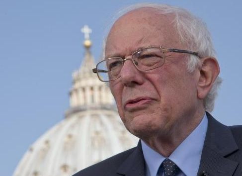 Papa Francisc s-a întâlnit cu Bernie Sanders, înainte de a pleca în Grecia
