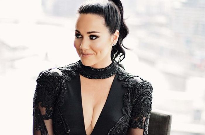 Mireasa în negru. Iată rochia superbă care a spart tiparele nunților și a uimit internetul