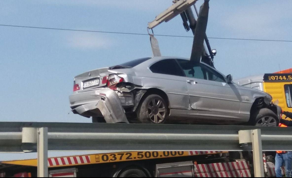 Accident groaznic: doi studenţi au murit, iar alţi trei tineri au fost grav răniţi