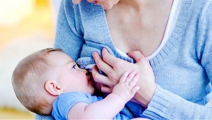 O mamă a adormit în timp ce alăpta. Ce s-a întâmplat cu bebeluşul ei este tragic