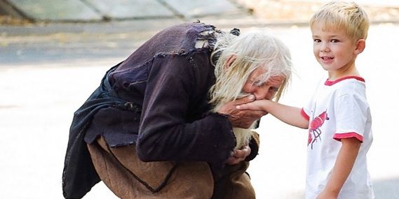 Când vei afla cine e acest bătrân, vei izbucni în lacrimi! Un SFÂNT! Toată lumea îl caută pentru...