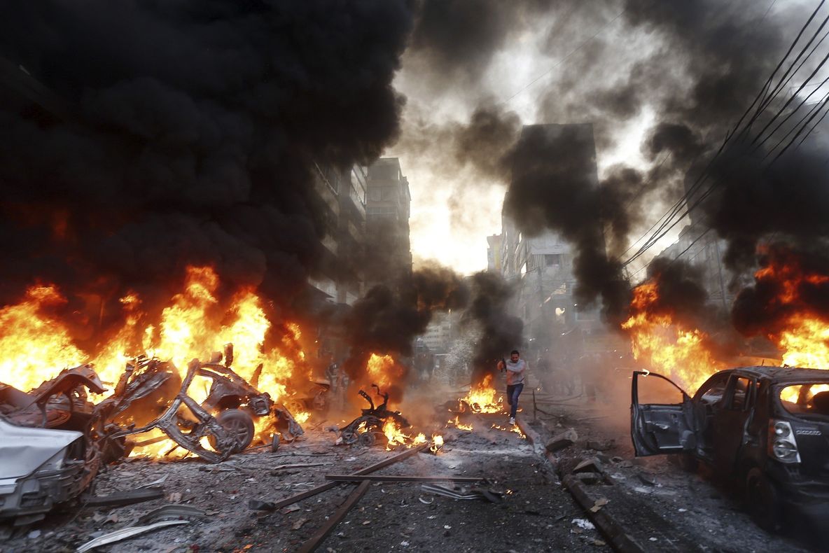 Triplu atentat sinucigaș în Irak: cel puțin zece morți