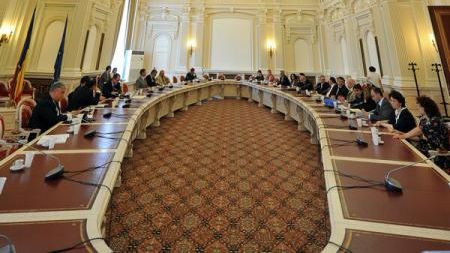 Ambasadorii pentru Italia, Mexic, Danemarca şi India, avizaţi în Parlament 