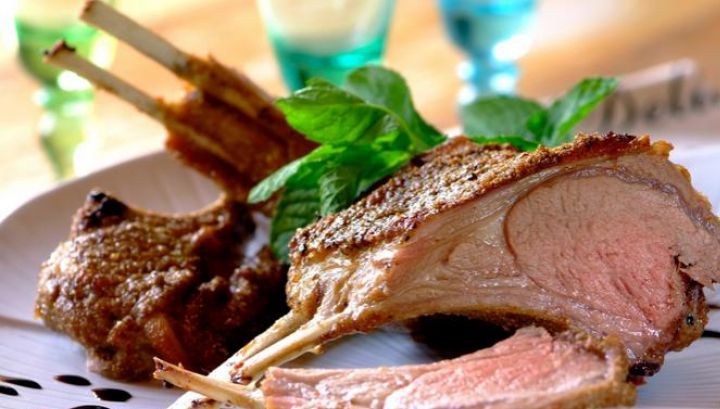 Aşa faci cele mai bune cotlete de miel. Ingredientul secret care dă tot gustul 