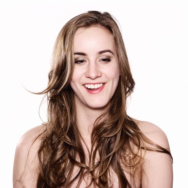 Top 10 fotografii cu bărbați și femei topless în timp ce se uitau la filme pentru adulți 