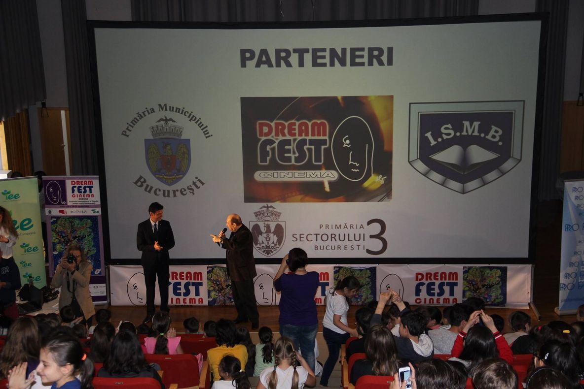 Răzvan Sava:Adulții au obligația să nu frângă aripile creative ale copiilor prin judecăți de valoare