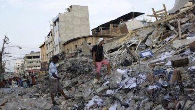 Disperare în Ecuador, la o săptămână de la cutremurul devastator. Ce au ajuns să facă oamenii