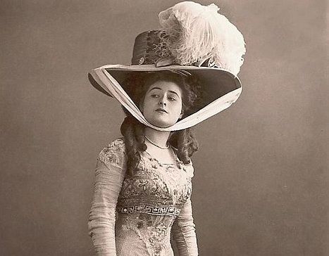 Cum a evoluat sex-appealul. Așa arătau cele mai sexy femei din lume acum 100 de ani