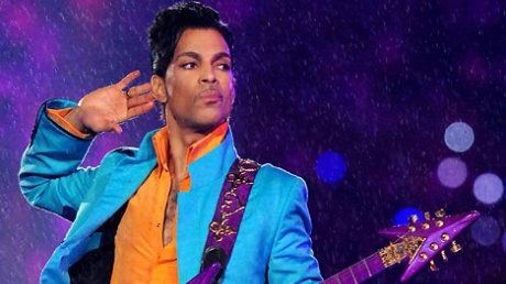 PRINCE a murit. Cum a fost surprins artistul cu 4 zile înainte de deces. Fanii lui sunt șocați