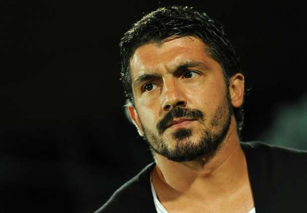 Un important antrenor, fost mare jucător, şi-a pălmuit "secundul" în timpul unui meci