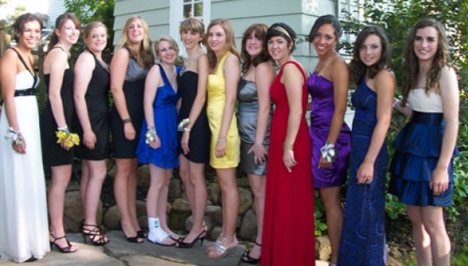 Aceste fete au rămas gravide după o baie la piscină. Au făcut cercetări. ȘOC! Ce au descoperit