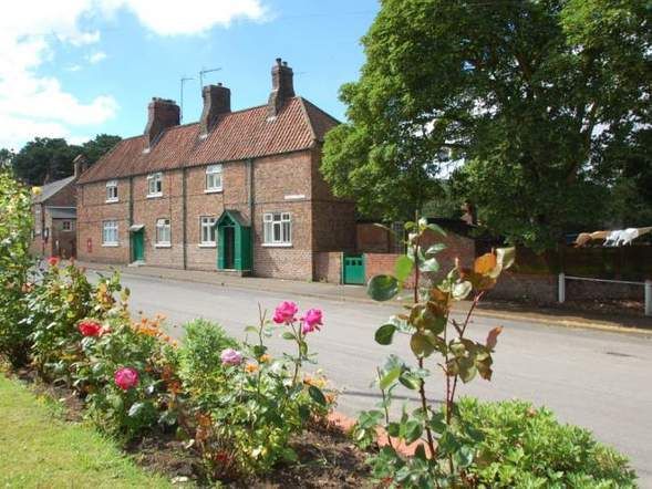 Un sat întreg din Marea Britanie a fost scos la vânzare! Cât costă și ce include