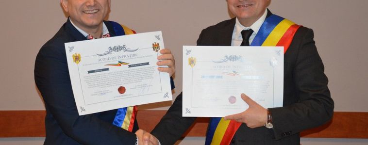 MOMENT ISTORIC: 450 de acorduri de înfrăţire între localităţi din România şi Republica Moldova
