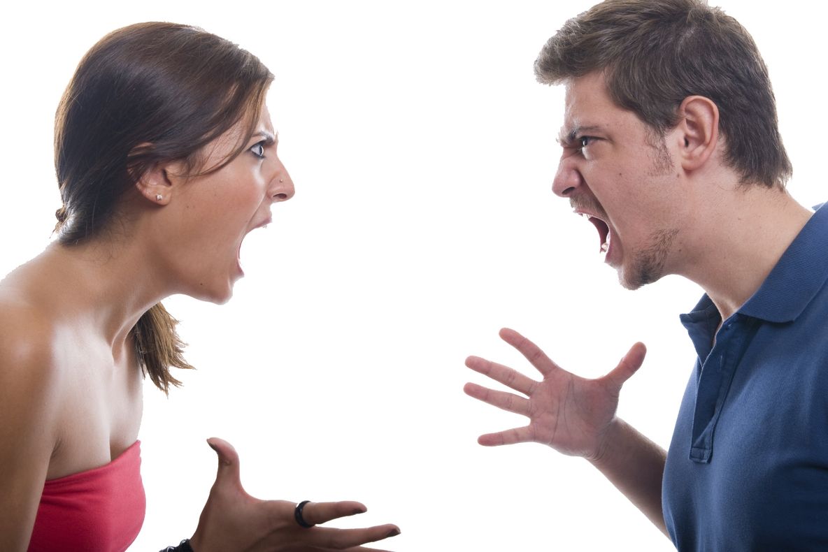 Cum știi că te înșală după un singur gest al său. Trucul neștiut care funcționează 